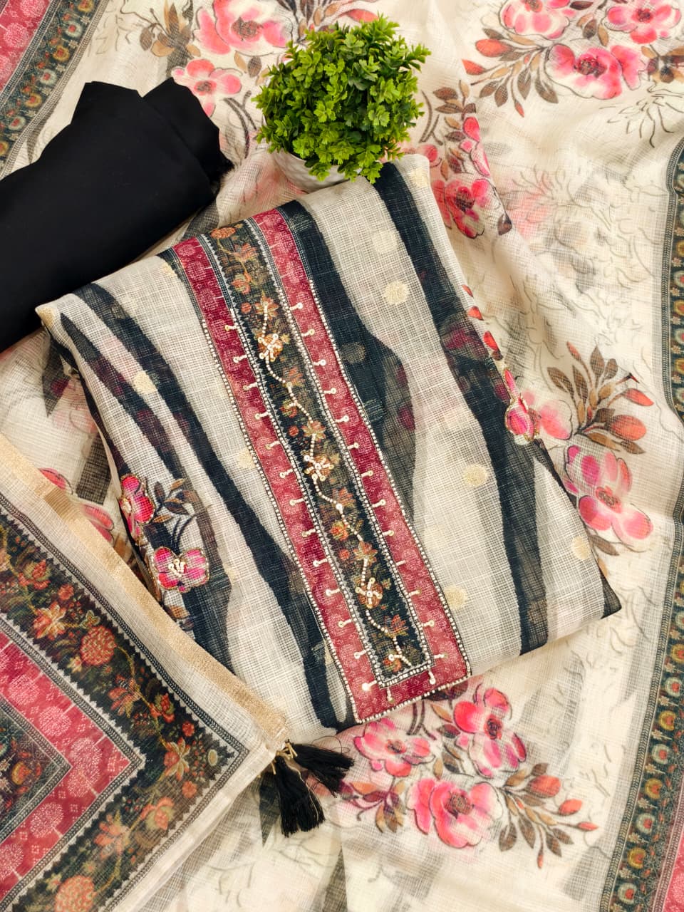 Rani Kota Zari buta digital print suit